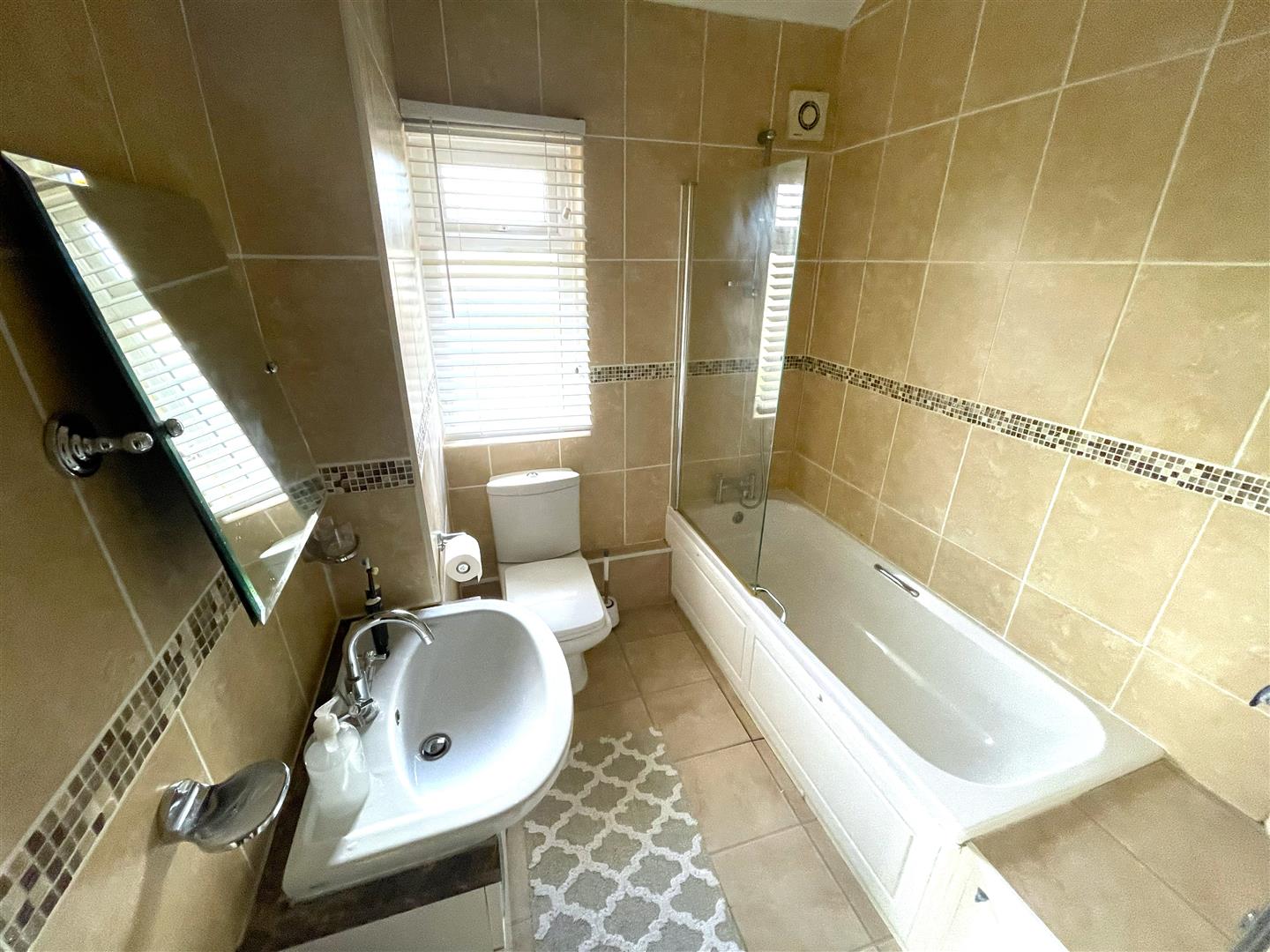 Brynllwchwr Road, Loughor, Swansea, SA4 6SQ